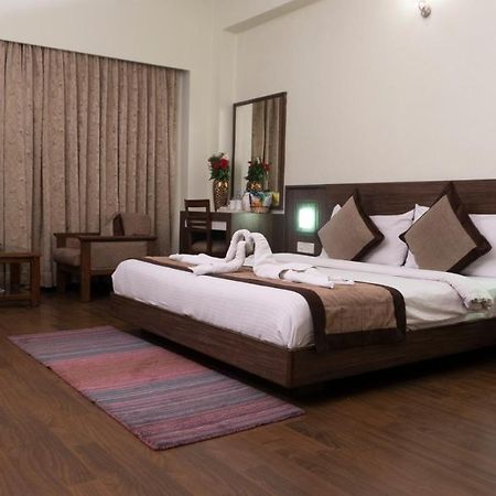 Hotel Mg Regency à Baddi Extérieur photo
