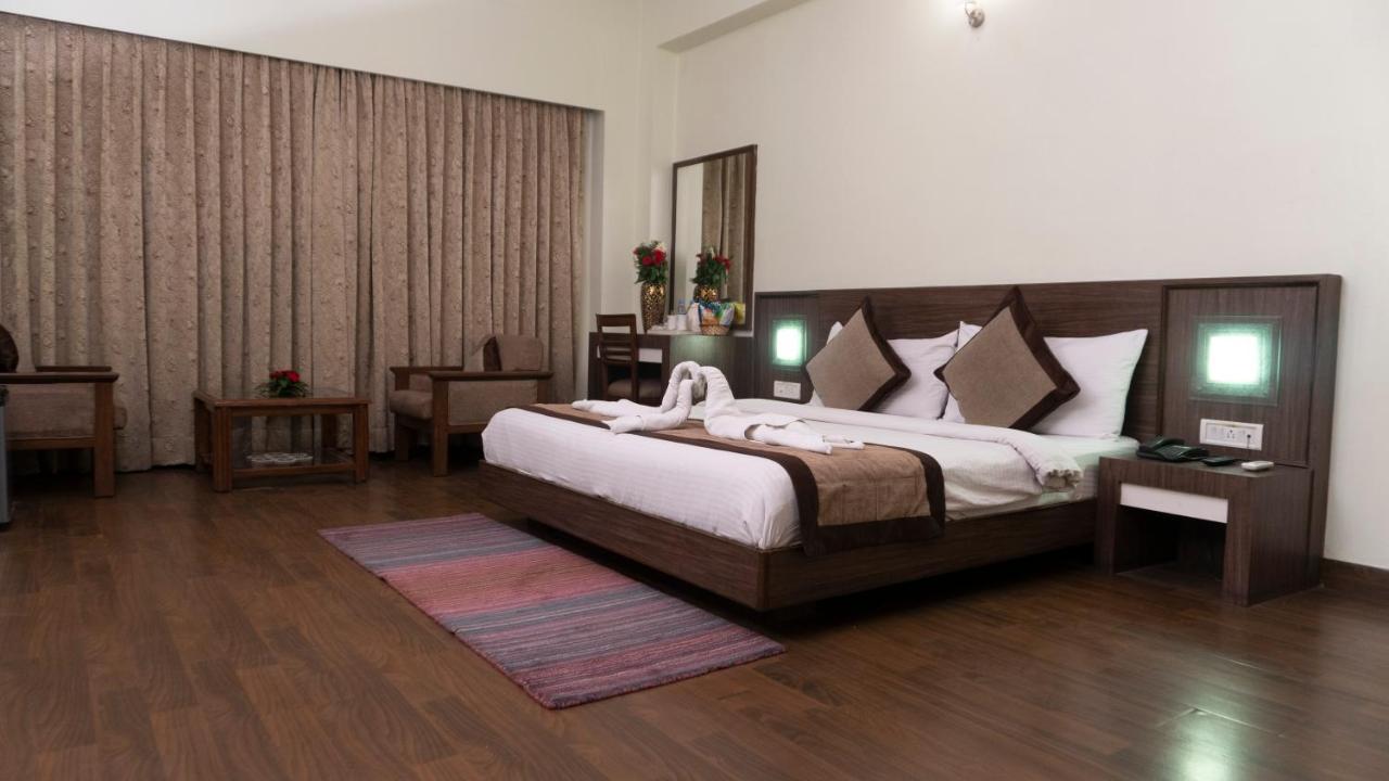 Hotel Mg Regency à Baddi Extérieur photo