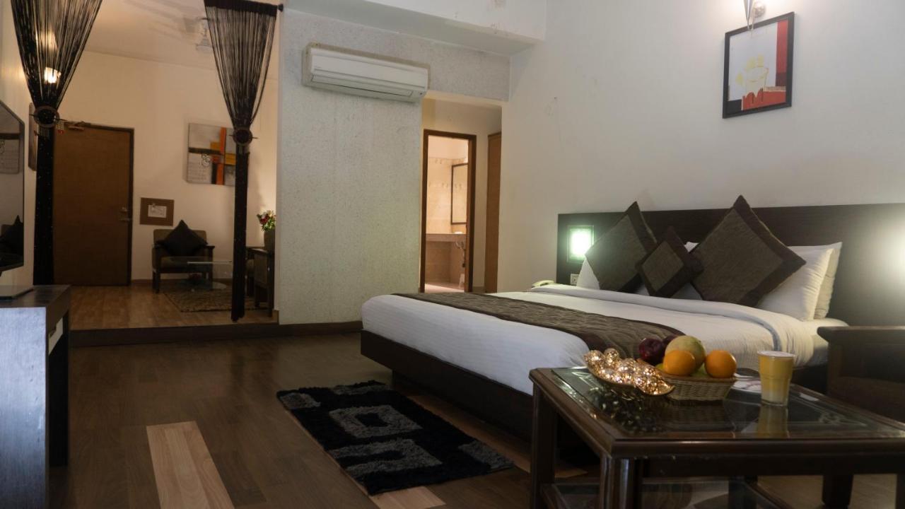 Hotel Mg Regency à Baddi Extérieur photo