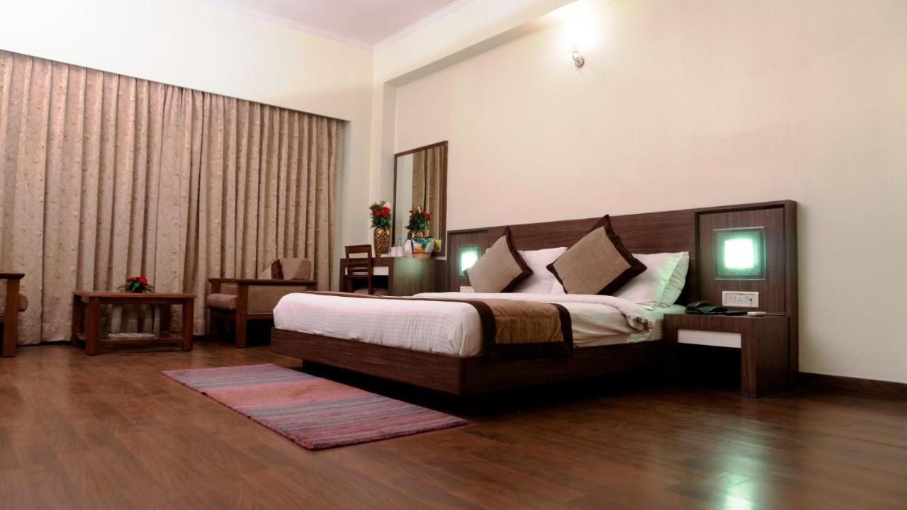Hotel Mg Regency à Baddi Extérieur photo