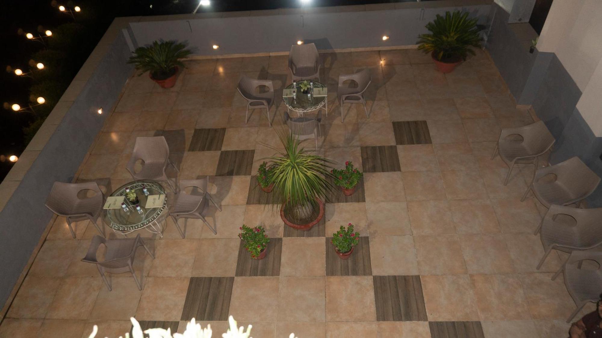 Hotel Mg Regency à Baddi Extérieur photo