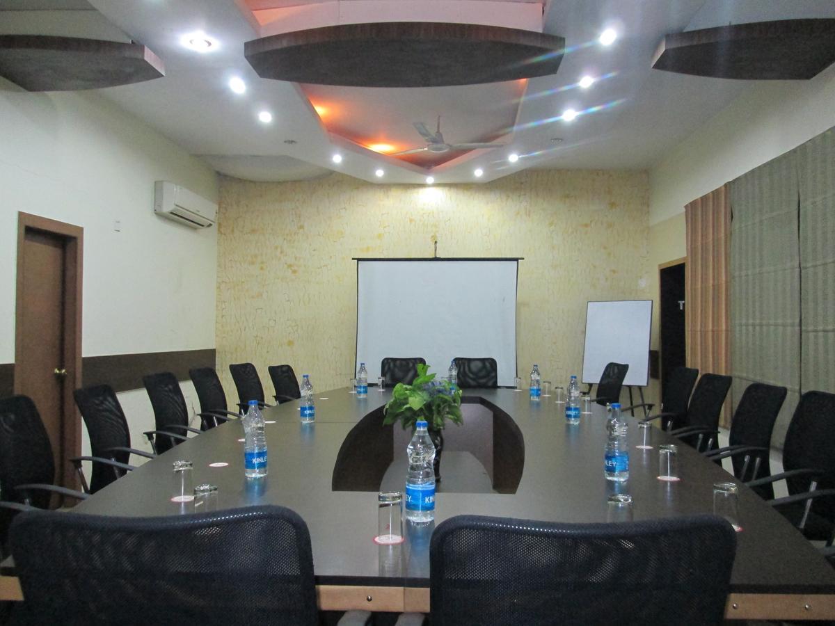 Hotel Mg Regency à Baddi Extérieur photo